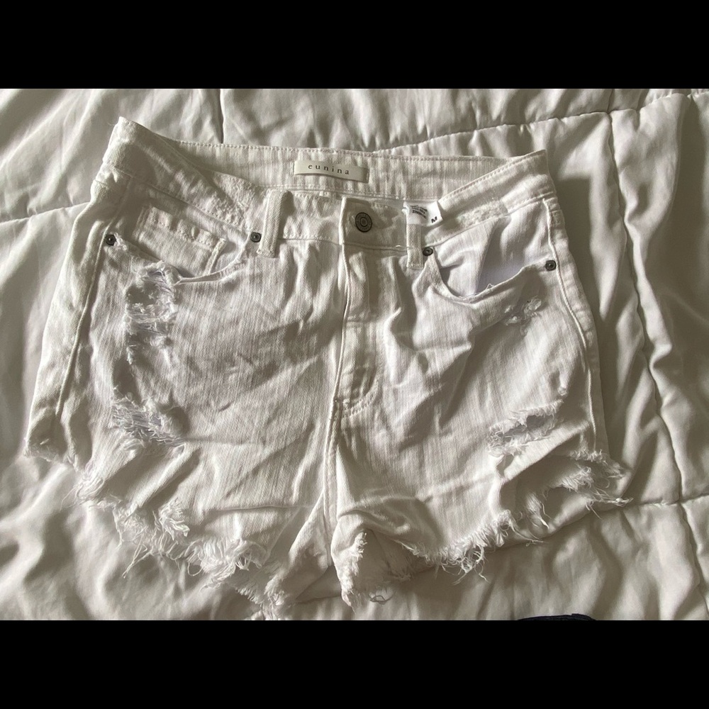 Eunina shorts size M
